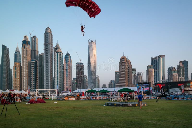 Dubai city fun parachuting and water activities, Tourist attractions at Dubai Marina royalty free stock images Dubai city fun parachuting and water activities, Tourist attractions at Dubai Marina royalty free stock images