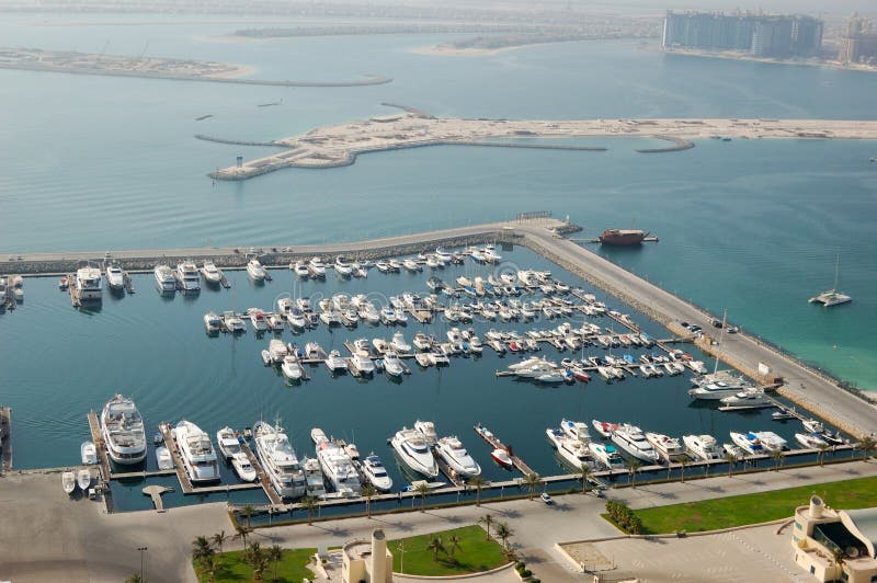 dubai marina yacht parking