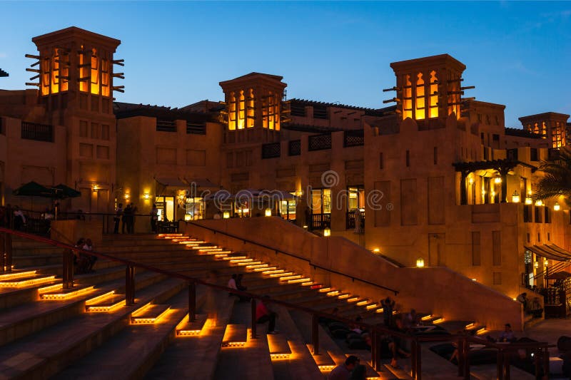 DUBAI, UAE - NOVEMBER 15: View of the Souk Madinat Jumeirah royalty free stock photos DUBAI, UAE - NOVEMBER 15: View of the Souk Madinat Jumeirah royalty free stock photos