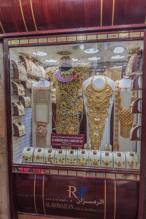Dubai uae stycznia 19 r. 2018 : sklep jubilerski w deira gold souq w dubaju zdjęcia stock
