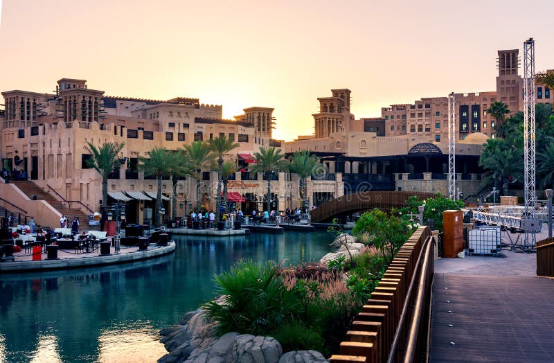 Dubai, United Arab Emirates - April 20, 2018: Sunst at Madinat Jumeirah resort and restaurants in Dubai royalty free stock photography Dubai, United Arab Emirates - April 20, 2018: Sunst at Madinat Jumeirah resort and restaurants in Dubai royalty free stock photography