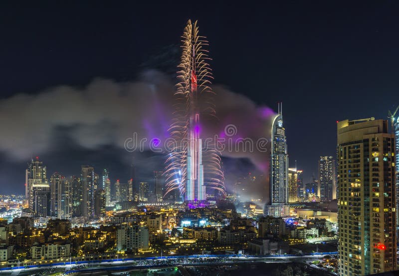 Dubaj Burj Khalifa nowego roku 2016 fajerwerki zdjęcie stock Dubaj Burj Khalifa nowego roku 2016 fajerwerki zdjęcie stock