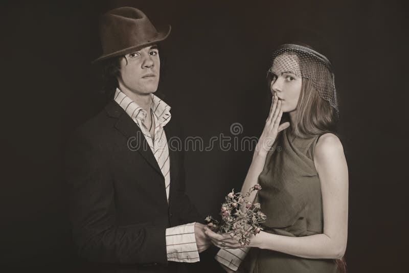 Dubbel studioportret van jonge minnaars, mannen en vrouwen royalty-vrije stock fotografie Dubbel studioportret van jonge minnaars, mannen en vrouwen royalty-vrije stock fotografie