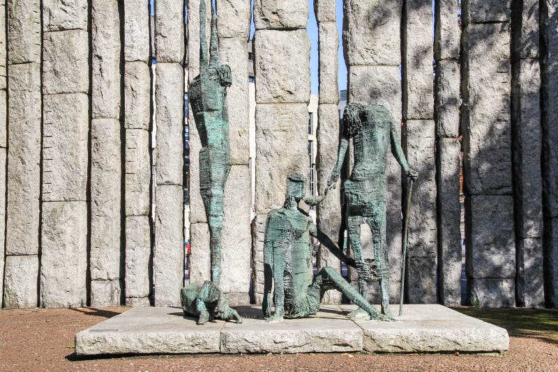 He Hungry Heart Famine Memorial, St Stephen’s Green Park in Dublin, Ireland stock images He Hungry Heart Famine Memorial, St Stephen’s Green Park in Dublin, Ireland stock images