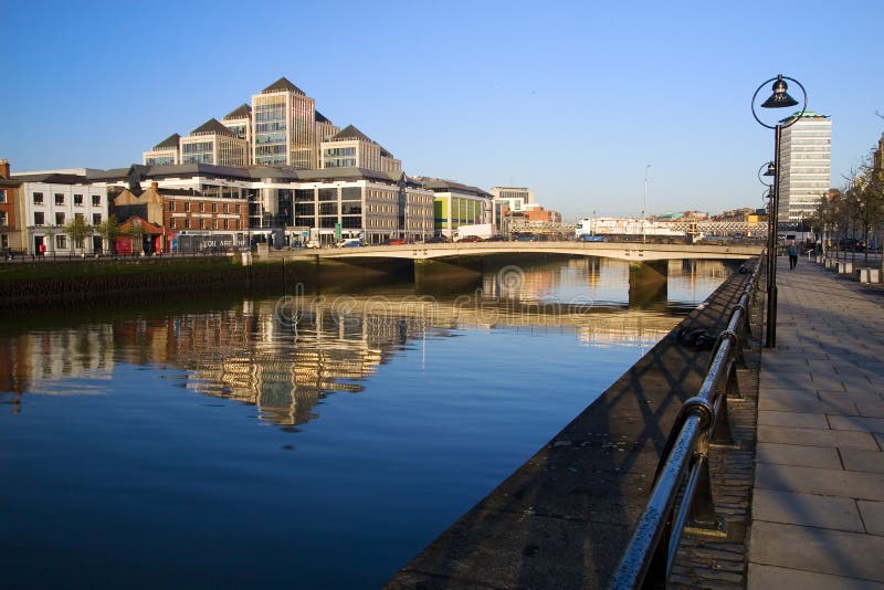 Dublin à l'aube photo stock Dublin à l'aube photo stock