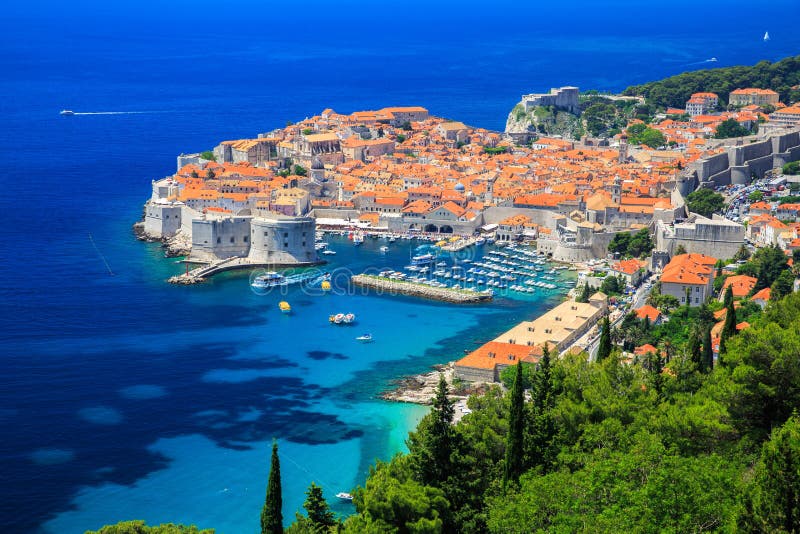 Panoramatický pohled na Staré Město Dubrovník, Chorvatsko.