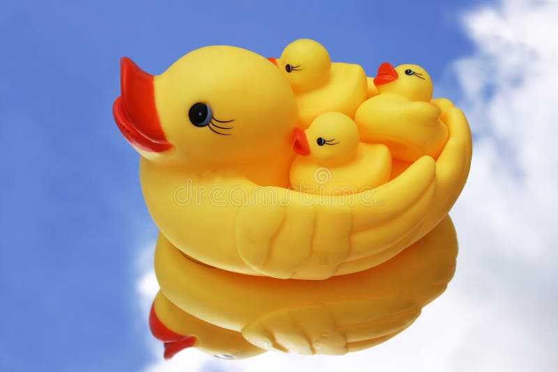 Download Duckies wubber 库存图片. 图片 包括有 减速火箭, 愉快, 夏天, 卑鄙, 讨人喜欢, 逗人喜爱 - 183391