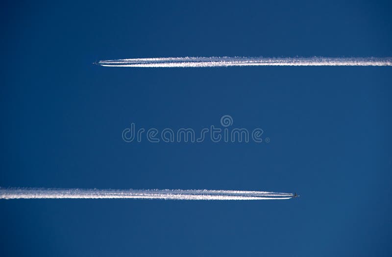 Due aerei nell'aria