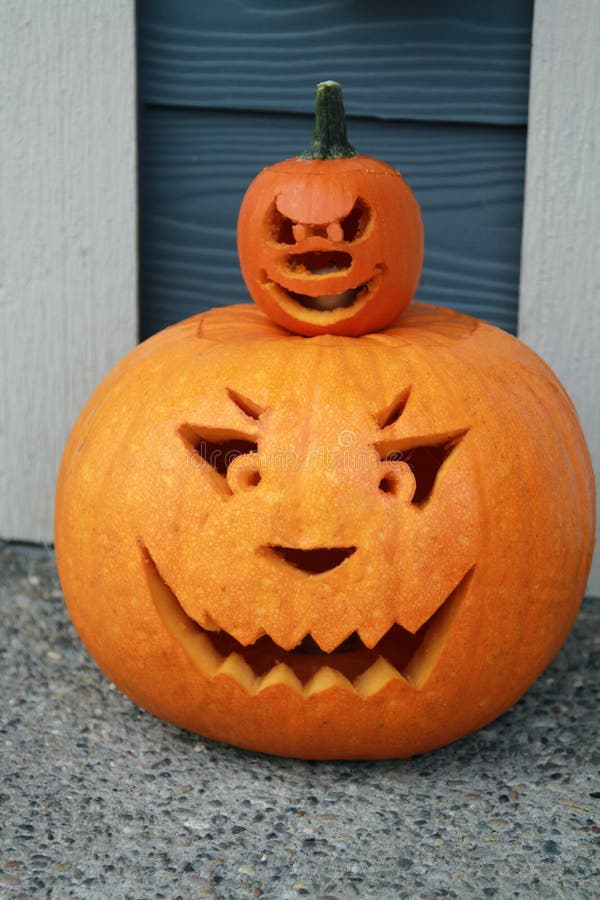 Due Jack-o-lanterne fotografia stock Due Jack-o-lanterne fotografia stock