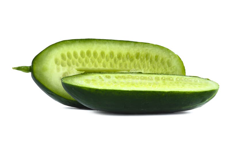 Due metà del cetriolo su bianco immagini stock libere da diritti Due metà del cetriolo su bianco immagini stock libere da diritti