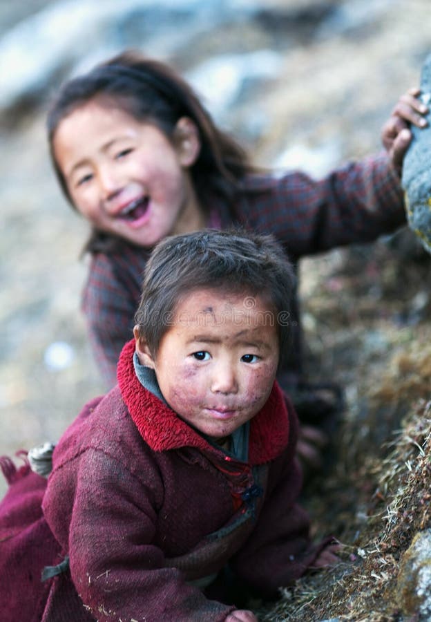Due ragazze tibetane non identificate fotografia stock Due ragazze tibetane non identificate fotografia stock