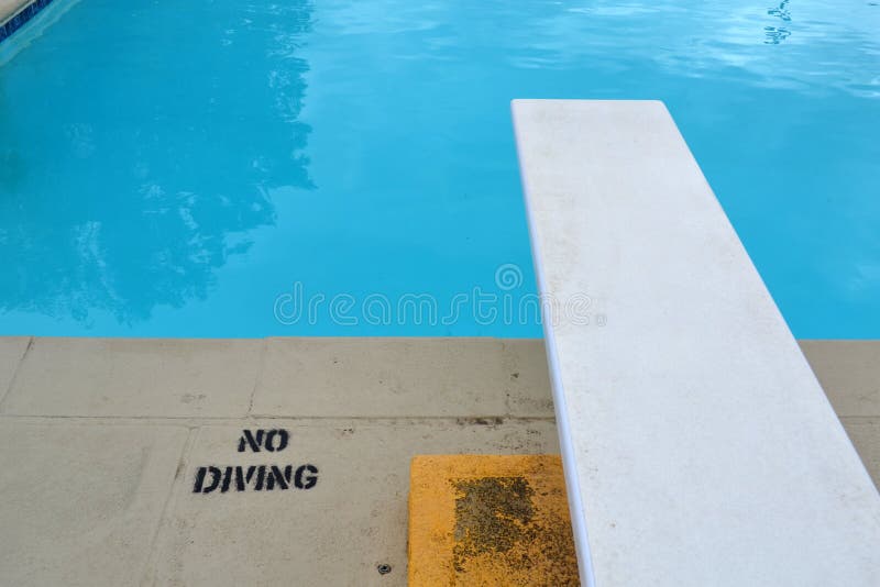 Duikplank stock foto. Image of zwem, recreatie, zwembad 20007056