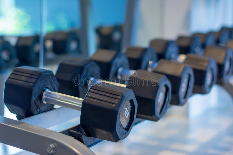 Dummkopf für Sporteignungsmitte lizenzfreie stockbilder Dummkopf für Sporteignungsmitte lizenzfreie stockbilder