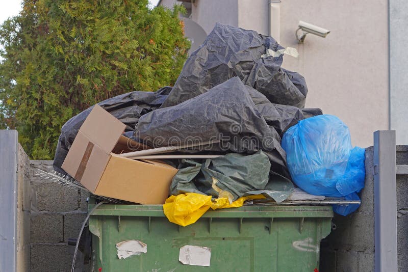 https://thumbs.dreamstime.com/b/dumpster-garbage-pile-up-overload-container-trash-waste-249790211.jpg