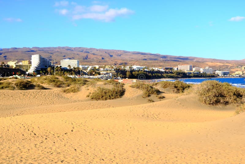 Dune sabbiose in spiaggia naturale famosa di Maspalomas Gran Canaria spain fotografia stock libera da diritti Dune sabbiose in spiaggia naturale famosa di Maspalomas Gran Canaria spain fotografia stock libera da diritti