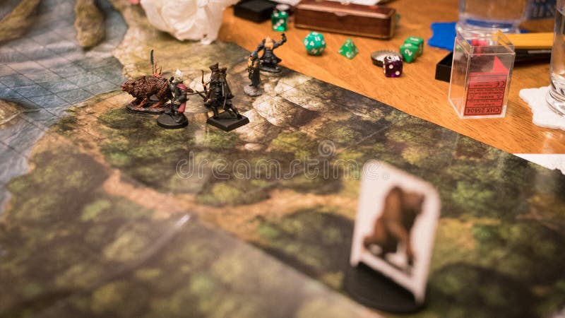 Dungeon E Dragões, Jogo Com Comida Fotografia Editorial - Imagem de bebida,  completamente: 159611337