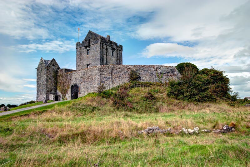 Castello (irlandesi), è un 16la Torre casa sul sud-est costa da baia regione, irlanda, più vicino .