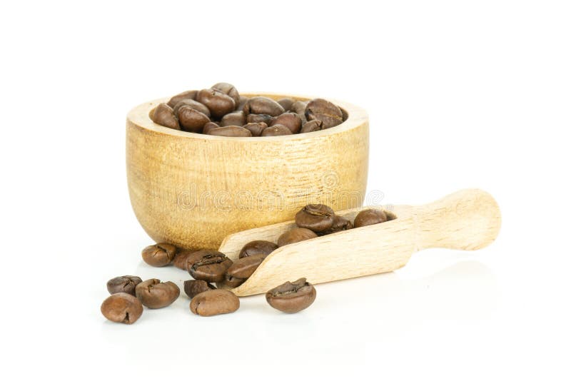 Dunkelbraunes süßes Arabica der Kaffeebohnen lokalisiert auf Weiß stockfoto Dunkelbraunes süßes Arabica der Kaffeebohnen lokalisiert auf Weiß stockfoto