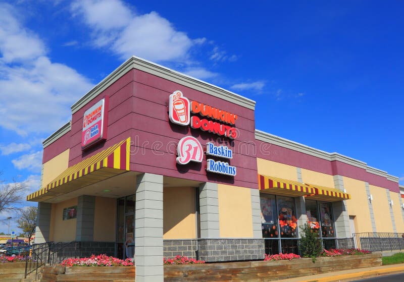 Pizza Hut Taco Bell Drev Igenom Redaktionell Fotografering för