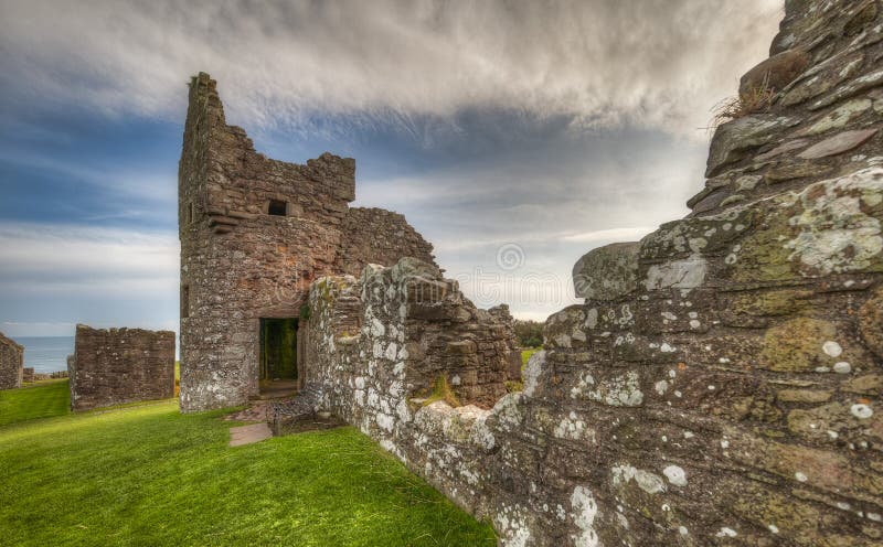 Dunnottar Castle in Schottland in der Nähe von Aberdeen - Vereinigtes Königreich lizenzfreie stockbilder Dunnottar Castle in Schottland in der Nähe von Aberdeen - Vereinigtes Königreich lizenzfreie stockbilder