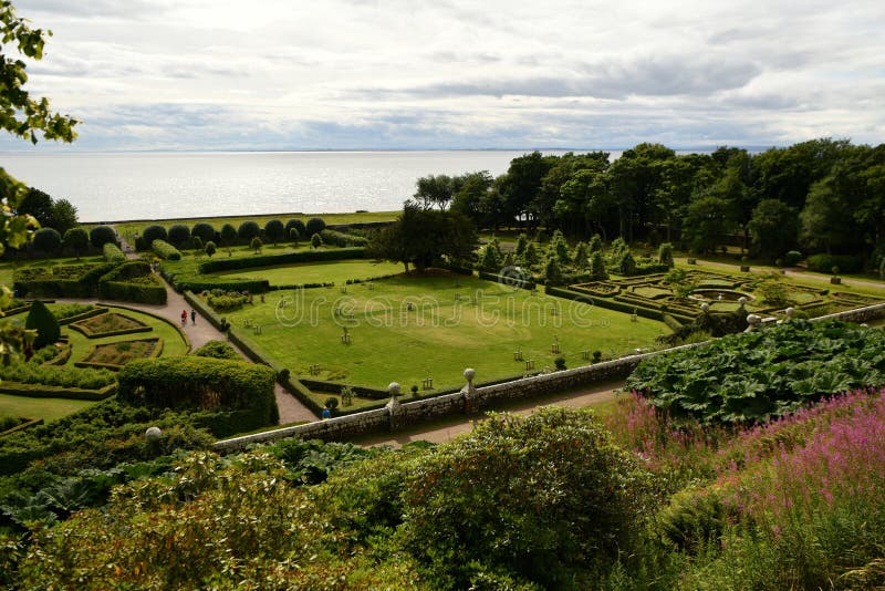 Dunrobin Castle in Scotland, gardens,fountain, gardens