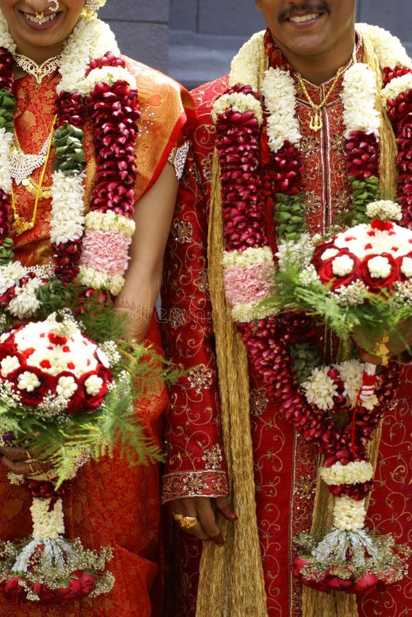 Duo indiano Colourful di cerimonia nuziale