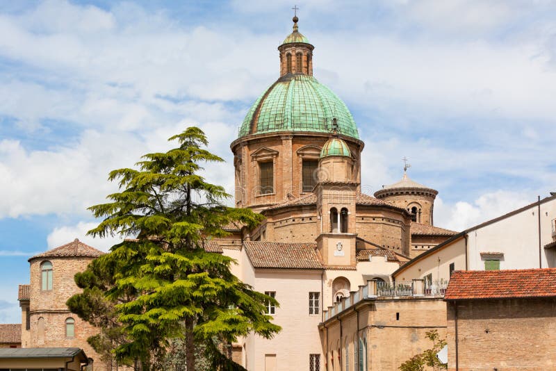 Duomo Di Santo Spirito στη Ραβένα στοκ εικόνα
