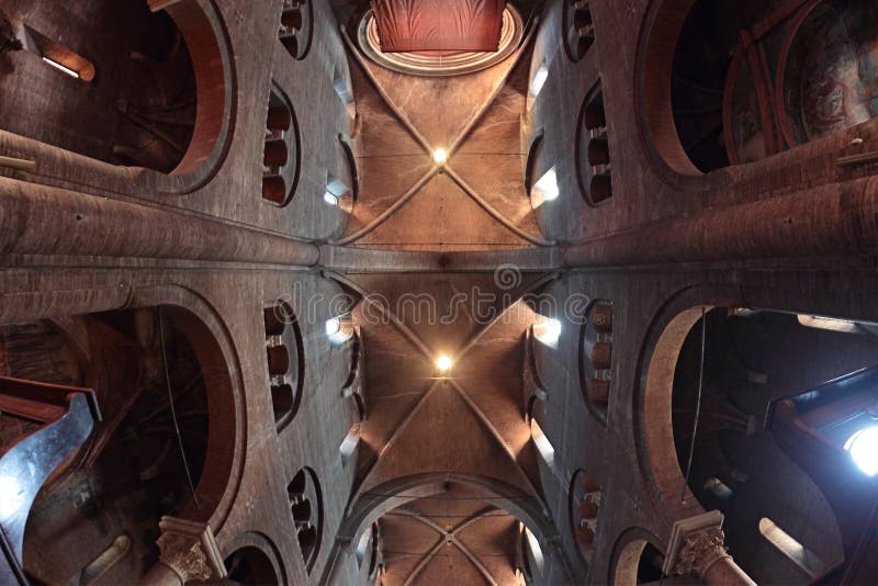 Duomoinnenraum in Modena, Italien stockbilder Duomoinnenraum in Modena, Italien stockbilder