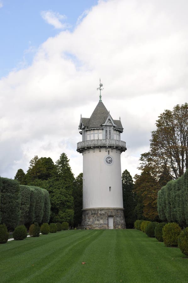 DuPont Mansion and Gardens stock image. Image of alfred 16477603