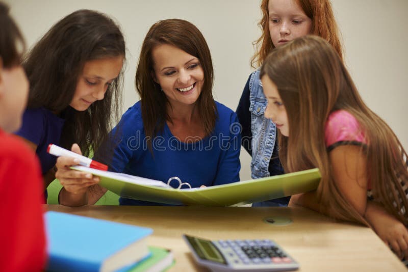 Durante la lezione interessante fotografie stock