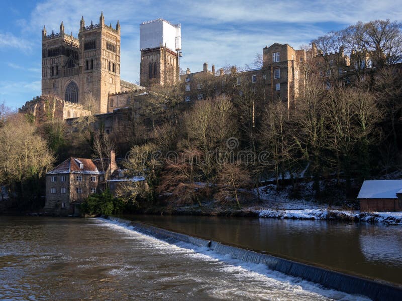 DURHAM, COUNTY DURHAM/UK - JANUARY 19 : View along the River Wear to the Cathedral in Durham, County Durham on January 19, 2018