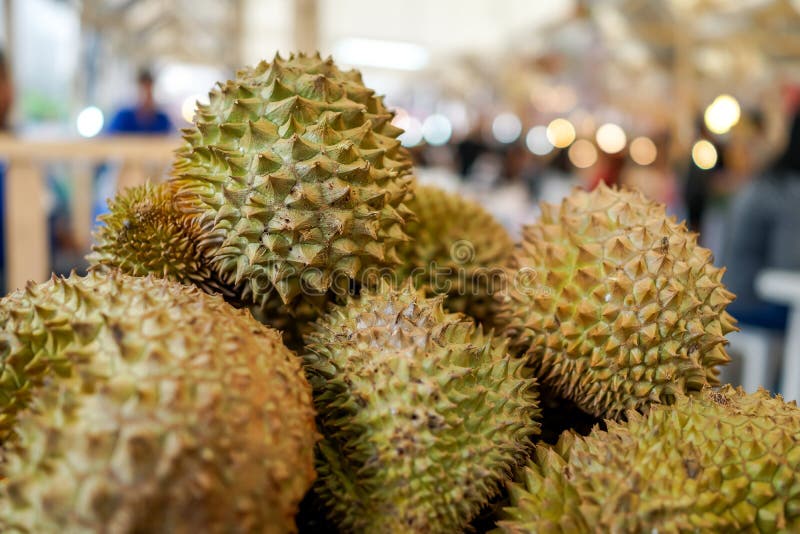 Durianfrucht im Straßenlebensmittel Thailand stockfotografie Durianfrucht im Straßenlebensmittel Thailand stockfotografie