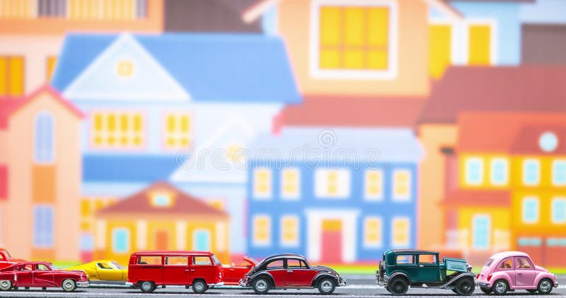 Durée d'un groupe de jouets de voitures se déplaçant après une voiture écrasée de jouets de la gauche pour redresser sur un modèle banque de vidéos
