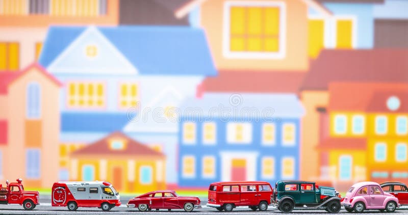 Durée d'un groupe de jouets de voitures se déplaçant après une voiture écrasée de jouets de la gauche pour redresser sur un modèle banque de vidéos