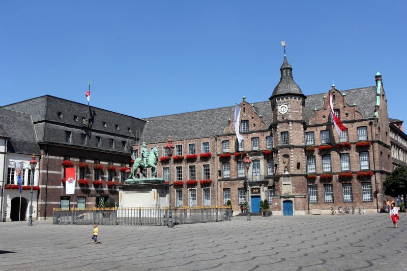 Oud Stadhuis Van Dusseldorf Redactionele Fotografie Image of stad, oriëntatiepunt 18428147