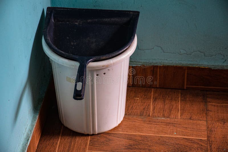 214 Use Dustbin Stock Photos Free & RoyaltyFree Stock Photos from Dreamstime