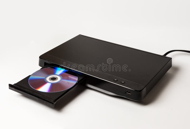 DVD-spelare som skjuter ut disketten som isoleras på vit fotografering för bildbyråer DVD-spelare som skjuter ut disketten som isoleras på vit fotografering för bildbyråer