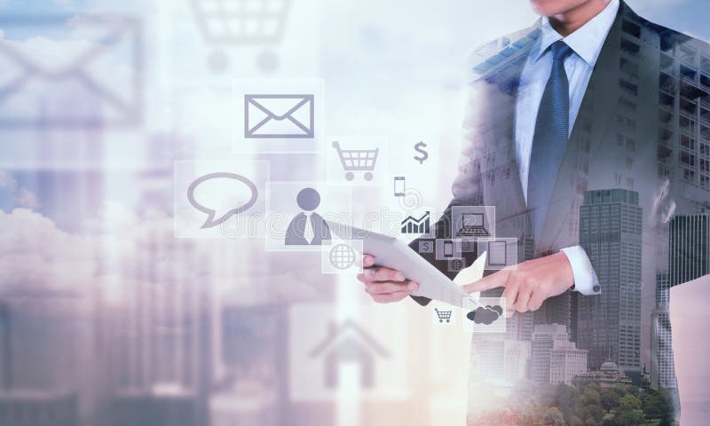 Dwoistego ujawnienia biznesmen pracuje z nową nowożytną komputerową zakładką zdjęcie stock Dwoistego ujawnienia biznesmen pracuje z nową nowożytną komputerową zakładką zdjęcie stock