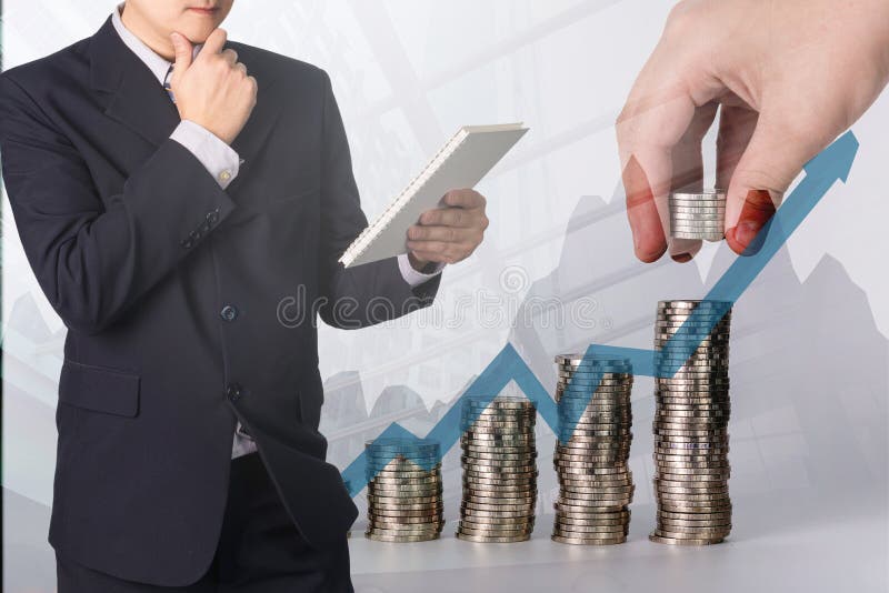 Dwoistego ujawnienia Ufnego Azjatyckiego biznesmena czytelniczy notatnik lub dokument obraz royalty free Dwoistego ujawnienia Ufnego Azjatyckiego biznesmena czytelniczy notatnik lub dokument obraz royalty free
