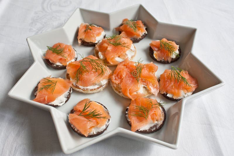 dymiący canapes łosoś obrazy stock dymiący canapes łosoś obrazy stock