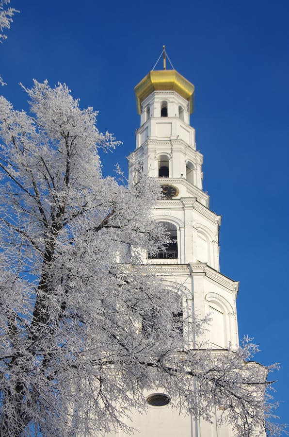 Dzerzhinsky rusia diciembre 2016 : monasterio de ugresha en invierno