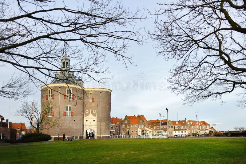 Dziejowy stary kasztel w holandii mieście Enkhuizen obrazy stock Dziejowy stary kasztel w holandii mieście Enkhuizen obrazy stock