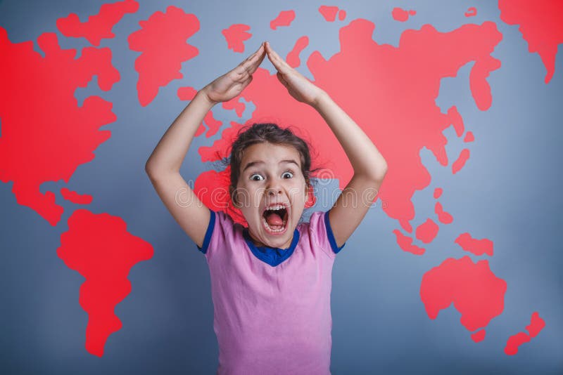 Dziewczyna siedem europejczyka pojawienia brunetka smutna zdjęcia stock Dziewczyna siedem europejczyka pojawienia brunetka smutna zdjęcia stock