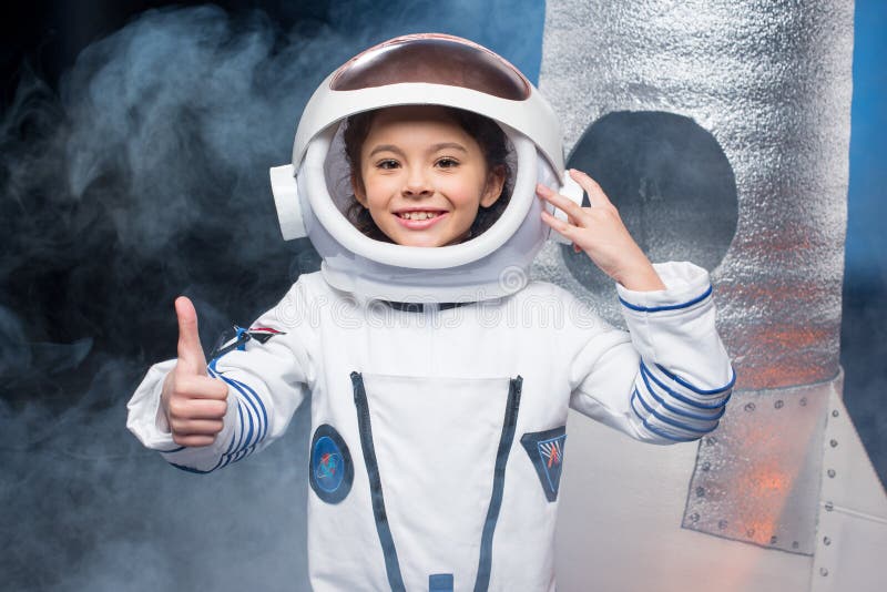 Dziewczyna w astronauta kostiumu obraz royalty free