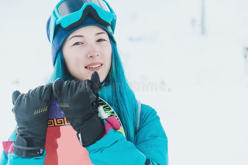 Dziewczyny snowboarder na ośrodku narciarskim obrazy royalty free Dziewczyny snowboarder na ośrodku narciarskim obrazy royalty free
