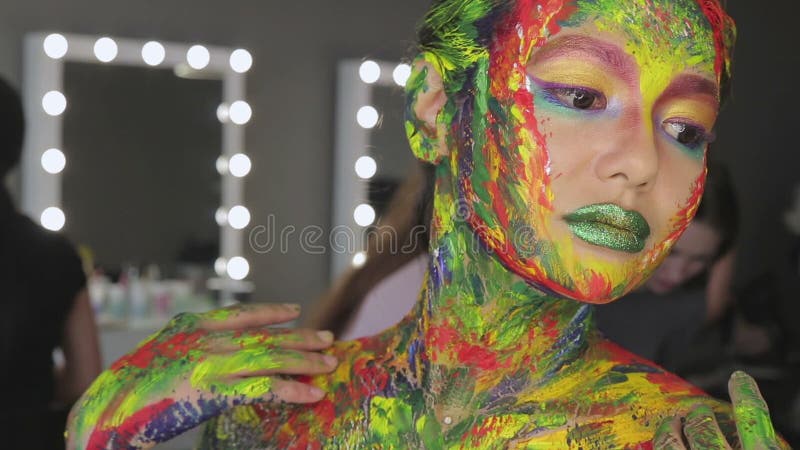 Dziewczyny sztuki makeup akwarela zbiory wideo Dziewczyny sztuki makeup akwarela zbiory wideo