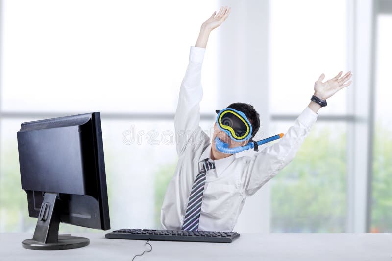 Dziwny biznesmen wyraża sukces obrazy stock Dziwny biznesmen wyraża sukces obrazy stock