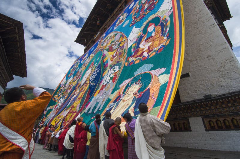 Bhutanese citizens store huge Guru Rinpoche Thangka , Trashi Chhoe Dzong , Thimphu , Bhutan