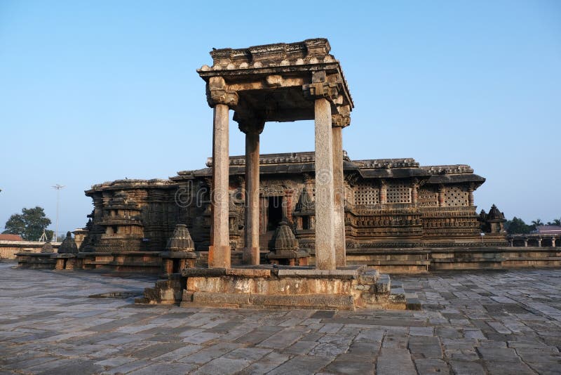 19 décembre 2022 le temple de chennakeshava à belur est le point culminant du grand hoysala architecture temple construit en 1117. 19 décembre 2022 le temple de chennakeshava à belur est le point culminant du grand temple d'architecture hoysala construit en 1117 et par les hoysalas au temple de belur construit au 12ème siècle à karnataka ina