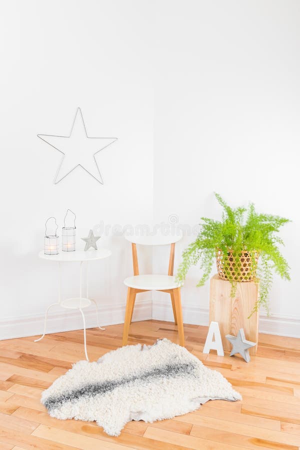 Décor à la maison moderne élégant avec les matériaux naturels photographie stock Décor à la maison moderne élégant avec les matériaux naturels photographie stock